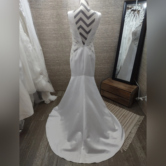 JJ's House Mermaid Wedding Dress With Illusion Sides And Plunging Neckline - Picture 10 of 11